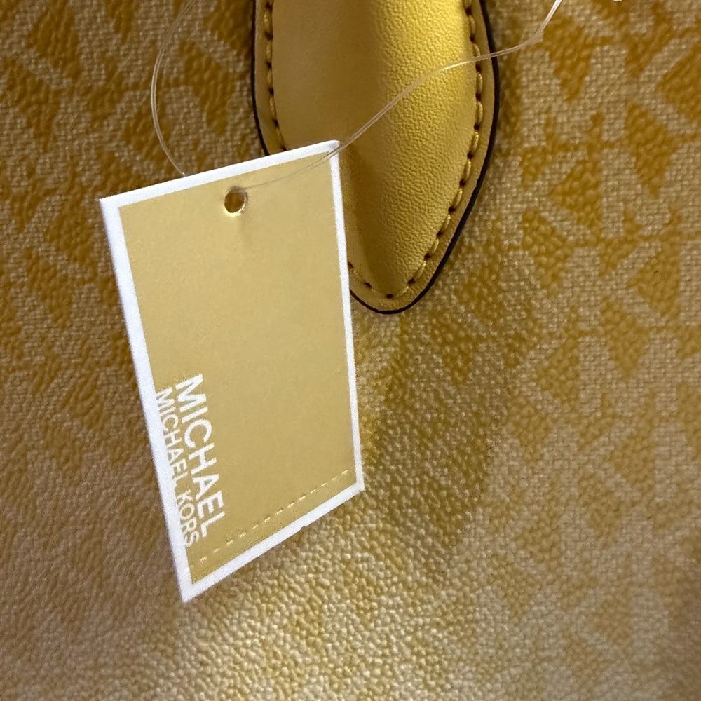NWT Michael Kors Mirella Daisy Yellow Ombré Satchel with Detachable Strap - Picture 8 of 16